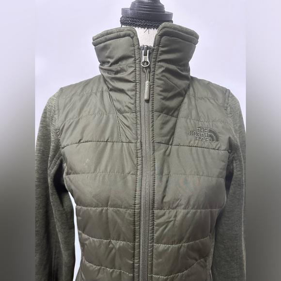 🧥 The North Face Jacket - Olive Green, Size XS 🌟 - Picture 10 of 11